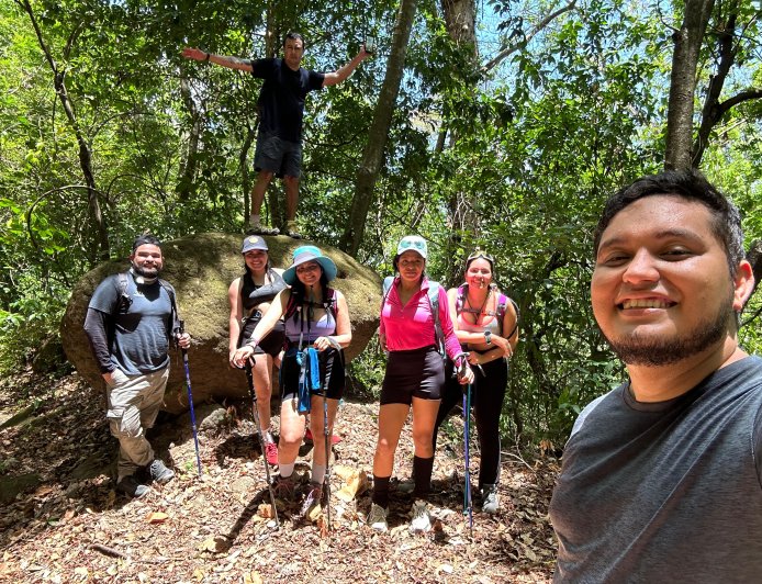 Senderos del Destino: La Aventura en Laguna de Apoyo que el Tiempo Hizo Inolvidable